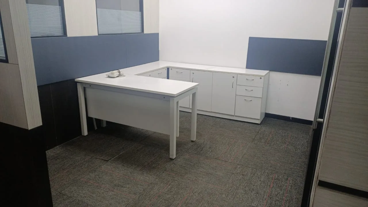 Teacher Table